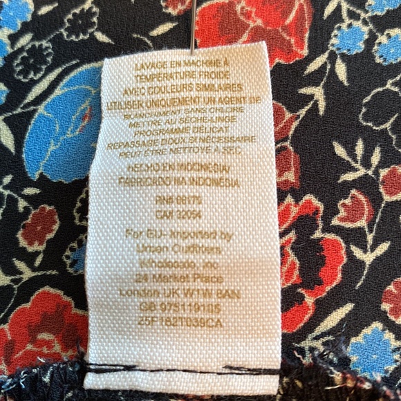 Free People botanical floral blouse ruffle jabot balloon sleeves button front - Picture 14 of 14